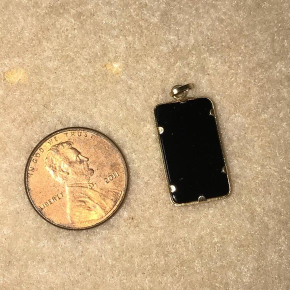 Onyx and 14 kt Gold Heart Pendant - Picture 4 of 12